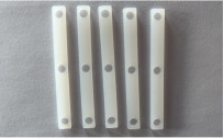 Coussin en caoutchouc de silicone avec des trous de vis fixes à l'intérieur du clavier