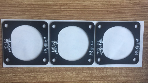 la protection en caoutchouc noire épaisse ASTM de silicone de 5.0mm a examiné cinq joints des véhicules à moteur de trou