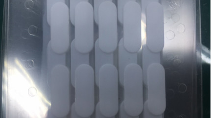 Anti lumière d'éraflure répandant le matériel de polycarbonate avec le dos adhésif de 3M 467