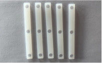 Coussin en caoutchouc de silicone avec des trous de vis fixes à l'intérieur du clavier