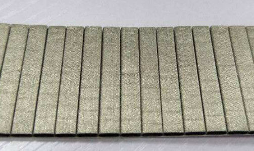 Les feuilles conductrices Celsius de mousse de 70 degrés collent la bande en caoutchouc épaisse de la mousse 50u