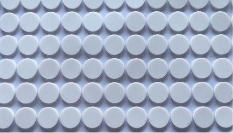 L'anti protection en caoutchouc inodore ROHS de silicone de glissement de 75 degrés a déterminé le chargeur sans fil